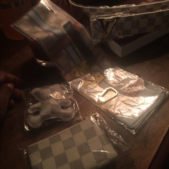 Belt scarf coin pouch teddy bear key chain - Picture 3 of 3